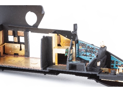 Mi-24P cargo interior 1/48 - TRUMPETER - zdjęcie 4