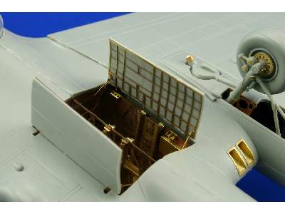  B-17E/ F exterior 1/72 - Academy Minicraft - blaszki - zdjęcie 17