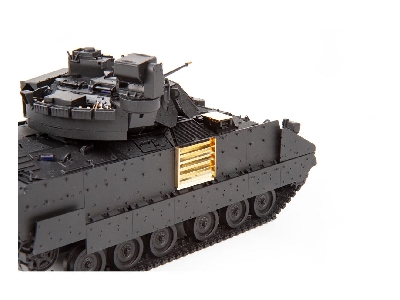 M2 Bradley 1/35 - MAGIC FACTORY - zdjęcie 6