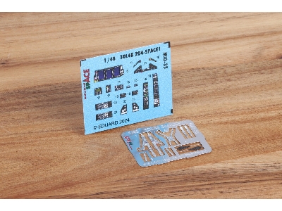 MiG-35 SPACE 1/48 - HOBBY BOSS - zdjęcie 1