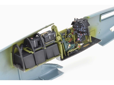 P-51B Malcolm Hood canopy ESSENTIAL 1/48 - EDUARD - zdjęcie 32