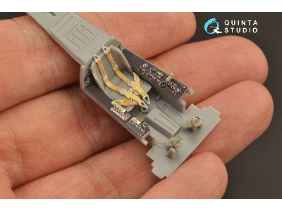 Focke Wulf Fw 190 A -8 - 3d-printed & Coloured Interior (For Hasegawa Kits) - zdjęcie 7