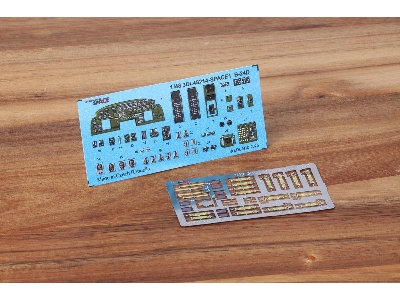 B-24D SPACE 1/48 - HOBBY BOSS - zdjęcie 1