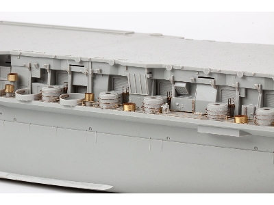 USS Midway CV-41 1/350 - TRUMPETER - zdjęcie 9