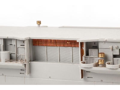 USS Midway CV-41 1/350 - TRUMPETER - zdjęcie 24