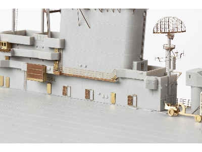 USS Midway CV-41 1/350 - TRUMPETER - zdjęcie 28