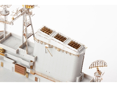 USS Midway CV-41 1/350 - TRUMPETER - zdjęcie 29