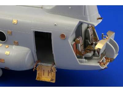  CH-47D Chinook interior S. A. 1/72 - Trumpeter - blaszki - zdjęcie 3