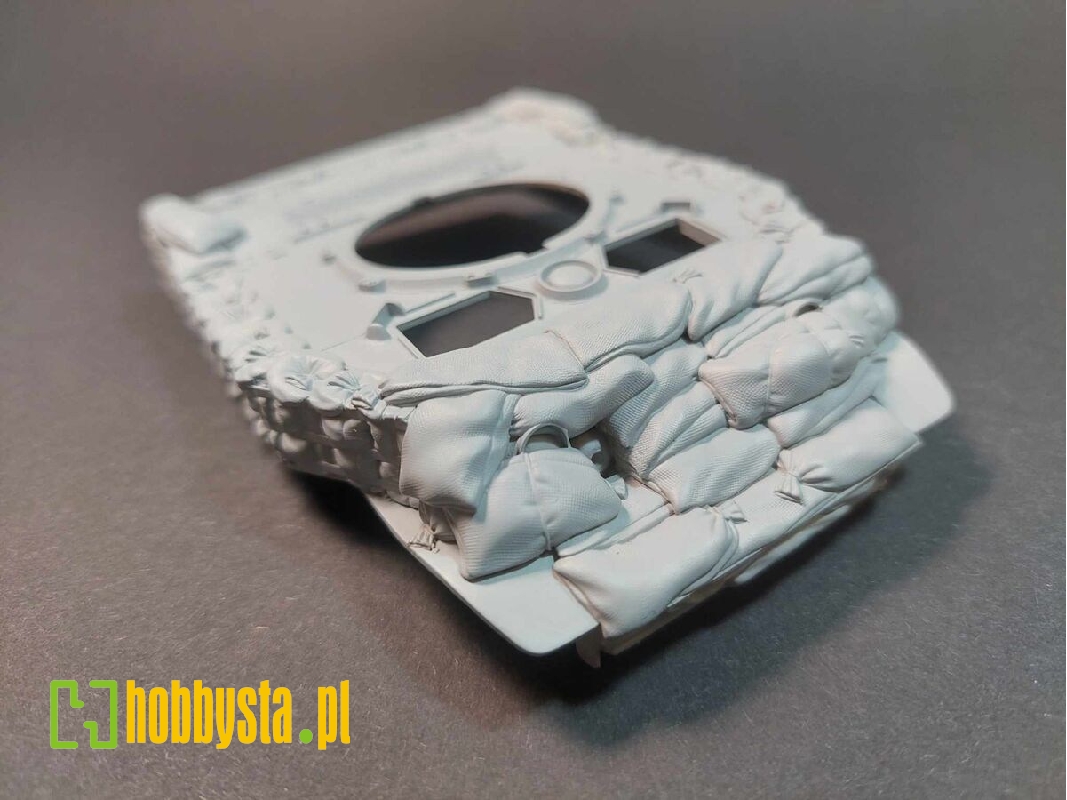 Stuart M5 Hull With A Frame With Sandbags Armor - zdjęcie 1 Stuart M5 Hull With A Frame With Sandbags Armor - zdjęcie 1