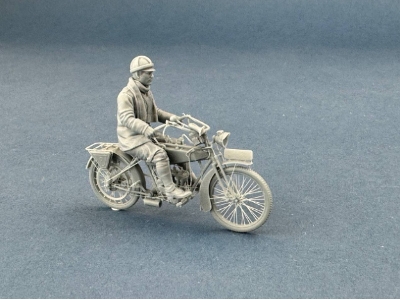 German Dispatch Rider Riding A Motorcycle - zdjęcie 2