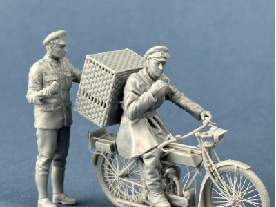 British Dispatch Rider Taking Carrier Pigeons To The Front Line - zdjęcie 2