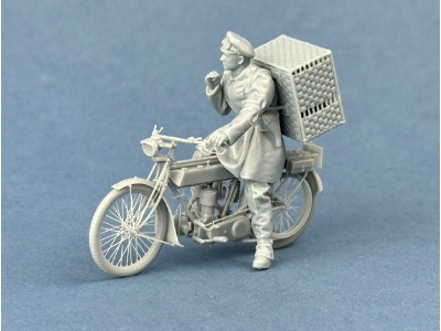 British Dispatch Rider With A Basket Of Pigeons - zdjęcie 3