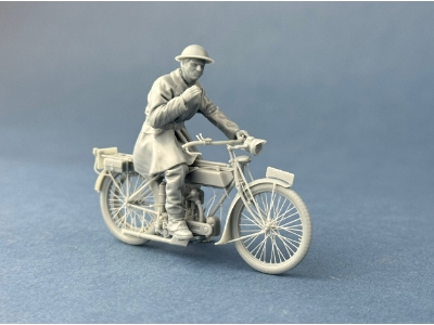 British Dispatch Rider On A Short Break - zdjęcie 3
