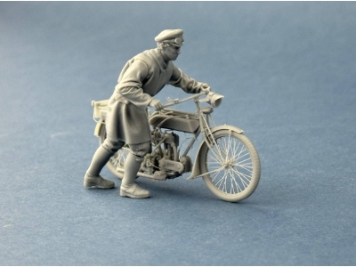 British Dispatch Rider Pushing His Motorcycle - zdjęcie 2