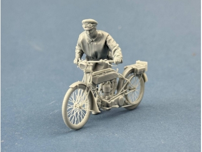 British Dispatch Rider Pushing His Motorcycle - zdjęcie 3