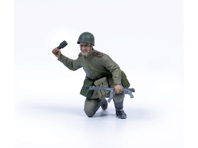 Sowiecka piechota - Berlin 1945 - zdjęcie 6