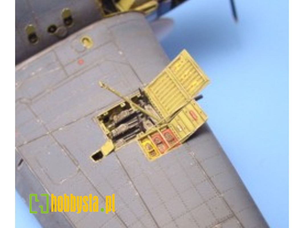 F6F-3/5 HELLCAT gun bay - Academy - zdjęcie 1 F6F-3/5 HELLCAT gun bay - Academy - zdjęcie 1