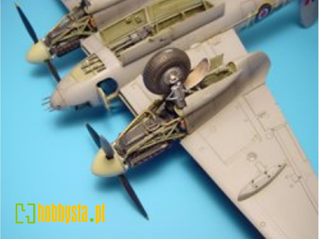 MOSQUITO FB Mk. VI/NF Mk. II wheel bay - Tamiya - zdjęcie 1 MOSQUITO FB Mk. VI/NF Mk. II wheel bay - Tamiya - zdjęcie 1