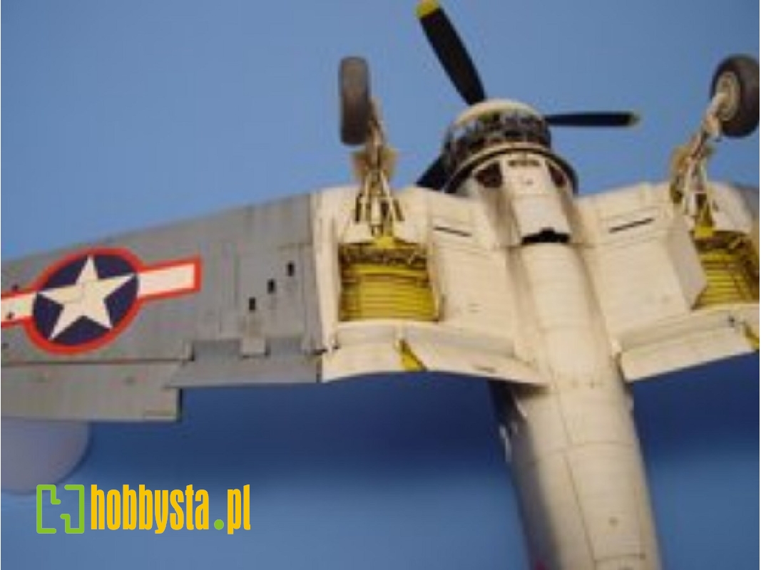 F4U CORSAIR wheel bay - Tamiya - zdjęcie 1 F4U CORSAIR wheel bay - Tamiya - zdjęcie 1
