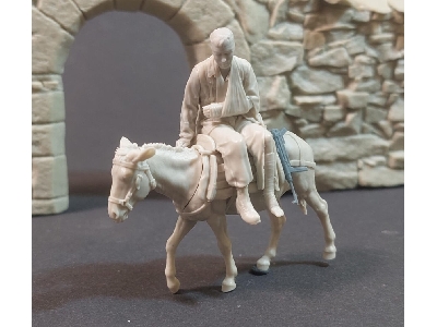 Wounded Fallschirmjager On A Donkey - zdjęcie 1