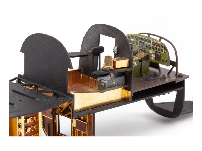 B-24D radio compartment 1/48 - HOBBY BOSS - zdjęcie 4