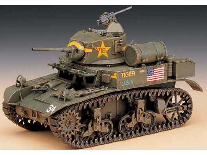 U.S. M3A1 Stuart Light Tank z wnętrzem - zdjęcie 1 U.S. M3A1 Stuart Light Tank z wnętrzem - zdjęcie 1