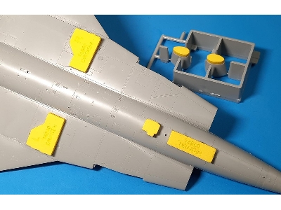 J35 Draken Wheel Bay Plugs (For Hasegawa) - zdjęcie 2