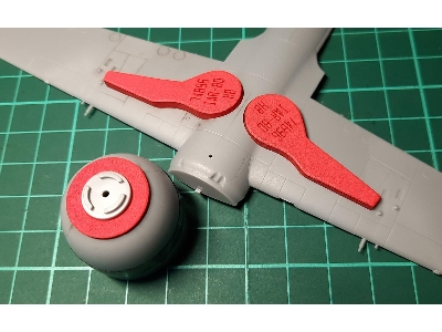 Iar-80 - Wheel Bay Plugs (For Hobby Boss) - zdjęcie 2