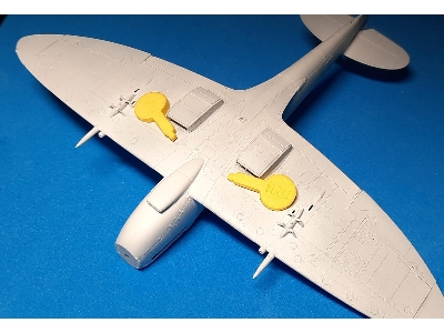 Spitfire Mk.Viii / Ix / Xvi Wheel Bay Plugs (For Eduard) - zdjęcie 3