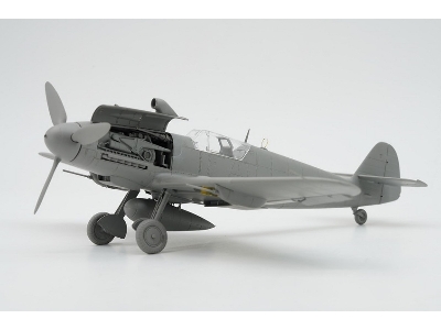 Bf 109 G-10 W/ Wgr.21 & Full Engine And Weapon Interior - zdjęcie 10