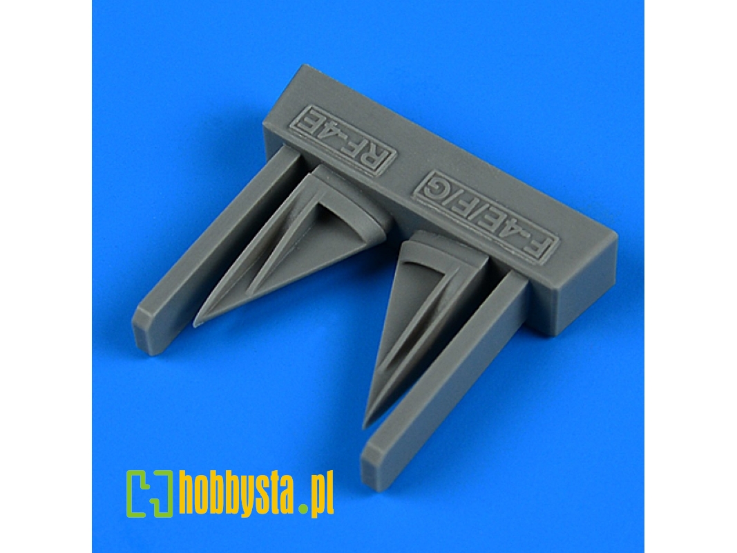 F-4E/F/G RF-4E Phantom II vertical tail air inlet - zdjęcie 1 F-4E/F/G RF-4E Phantom II vertical tail air inlet - zdjęcie 1