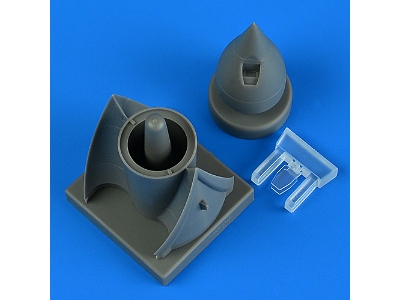 Su-17/22m4 Fitter-k Radome With Air Intake (Hobby Boss) - zdjęcie 1