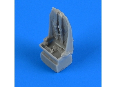 Hawker Typhoon seat with safety belts - Airfix - zdjęcie 1