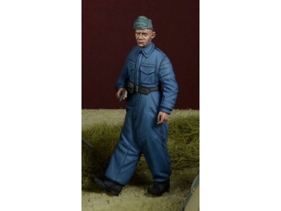 Dutch Armoured Car Crewman Walking, Holland 1940 - zdjęcie 1