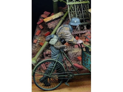 Waffen Ss Soldier Pushing 3,  1942-45 - zdjęcie 1