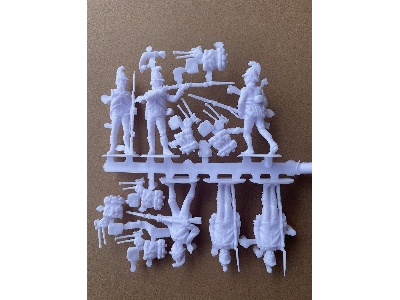 Napoleonic Austrian Line Infantry - In Action (18 Figures) - zdjęcie 2