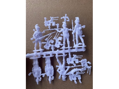 Napoleonic Austrian Line Infantry - In Action (18 Figures) - zdjęcie 3
