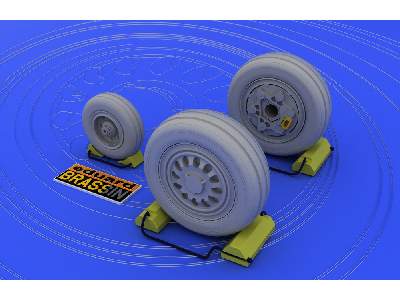  F-16 late wheels 1/48 - Kinetic - żywica i blaszki - zdjęcie 2