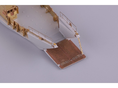 USS Wasp LHD-1 PART 1 1/350 - TRUMPETER - zdjęcie 10