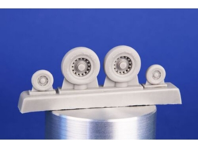 E-2 Hawkeye Wheels (For Heller) - zdjęcie 3