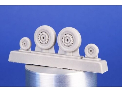 E-2 Hawkeye Wheels (For Heller) - zdjęcie 4
