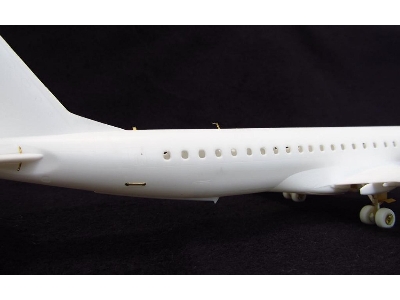 Embraer 195 Detail Set (Designed To Be Used With Revell Kits) - zdjęcie 5