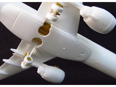 Embraer 195 Detail Set (Designed To Be Used With Revell Kits) - zdjęcie 7