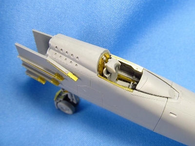 Mikoyan Mig-25 Rbt / Rbf / Bm Cockpit Interior (Designed To Be Used With Icm Kits) - zdjęcie 2