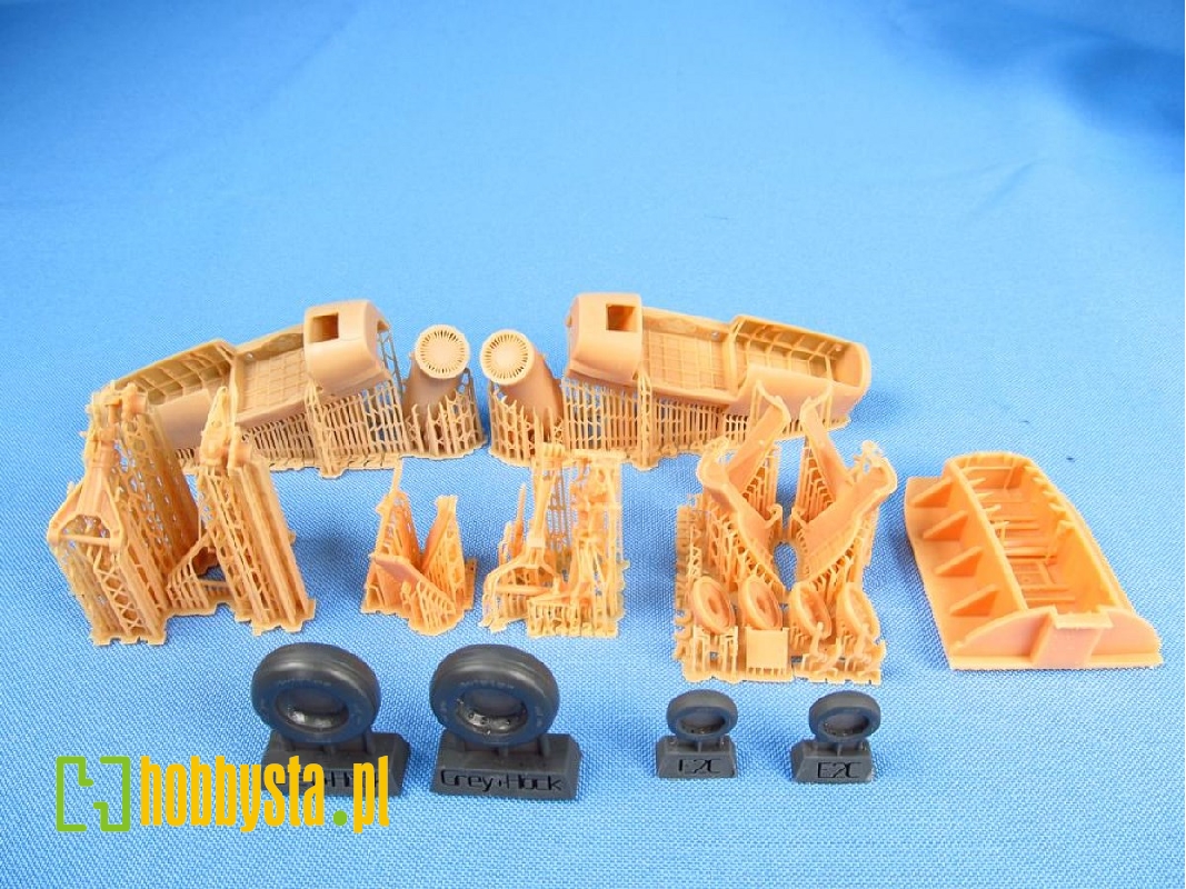Grumman E-2 C Hawkeye - Landing Gears And Bays Set (For Italeri And Kinetic Model Kits) - zdjęcie 1 Grumman E-2 C Hawkeye - Landing Gears And Bays Set (For Italeri And Kinetic Model Kits) - zdjęcie 1