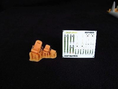 Martin B-26 B Marauder Seats  X 2 With Seatbelts (3d-printed) - zdjęcie 1