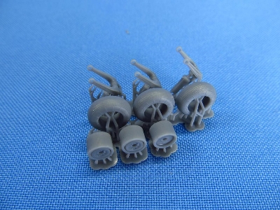 Antonov An-14 Pchelka - Landing Gears (Designed To The Used With A-model Kits) - zdjęcie 1