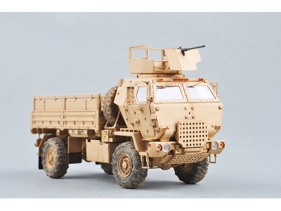 Ciężarówka M1078 LMTV (armor cab) - zdjęcie 2