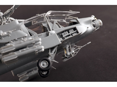 Mcdonnell Douglas / Boeing Ah-64 A Apache (Late) - zdjęcie 11