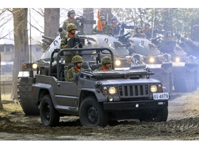 Japoński samochód Mitsubishi typ 73 Light Truck (Recon) - zdjęcie 1